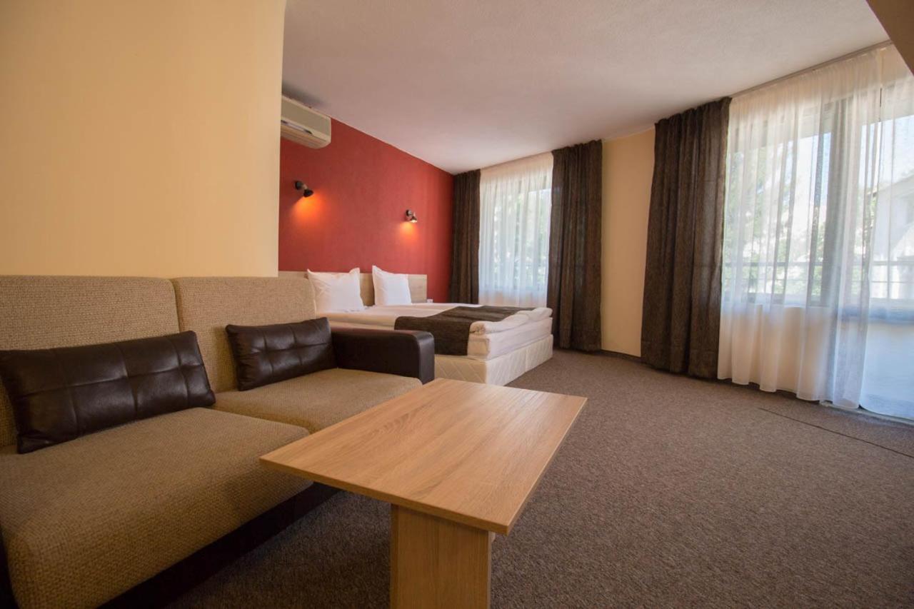 Evridika Hotel Devin Esterno foto