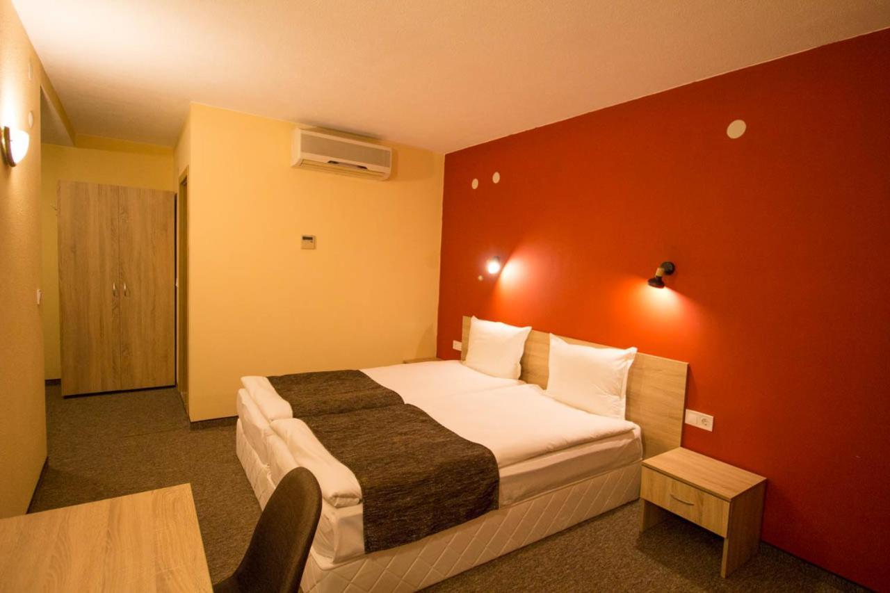 Evridika Hotel Devin Esterno foto