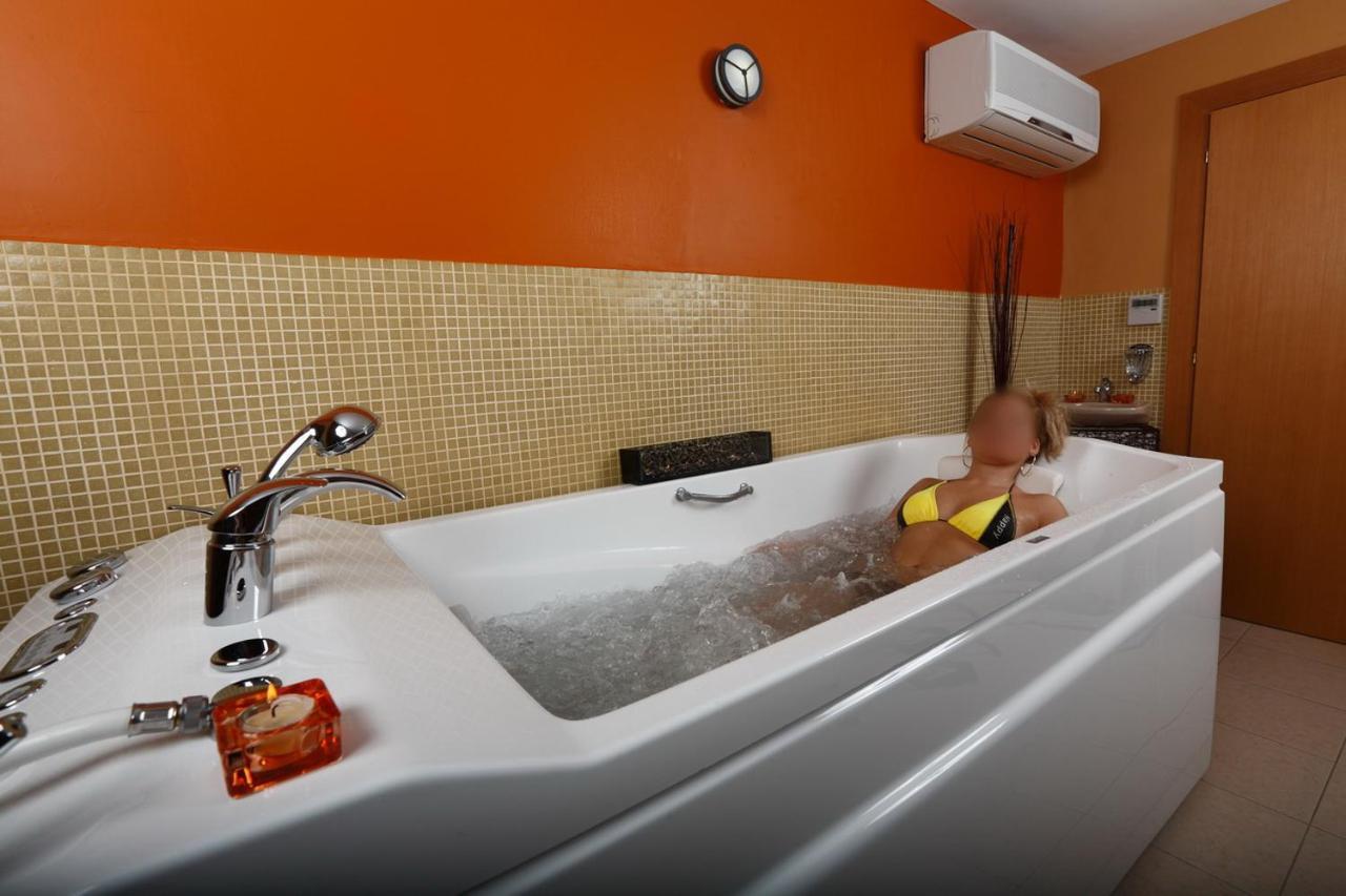 Evridika Hotel Devin Esterno foto