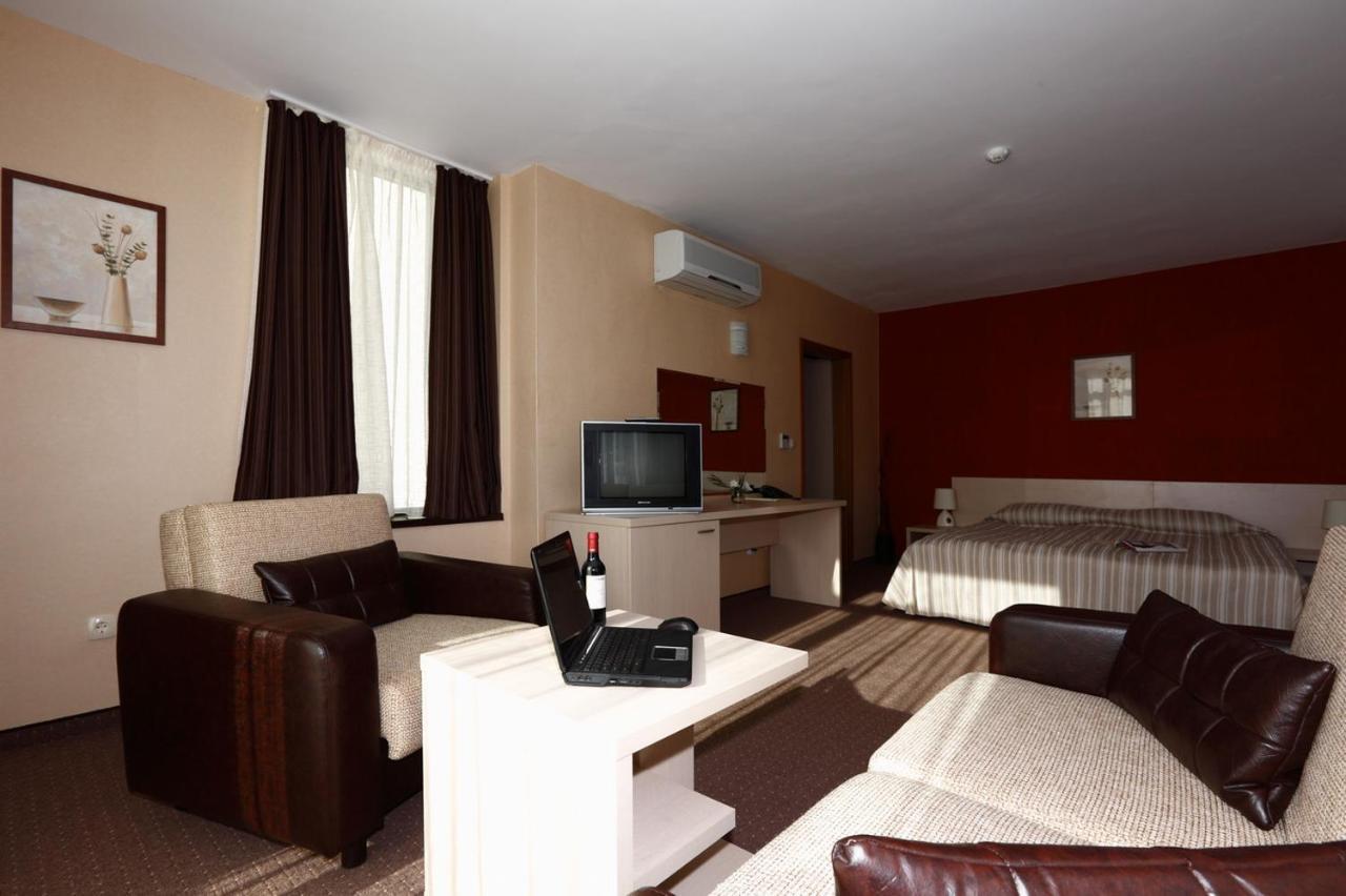 Evridika Hotel Devin Esterno foto