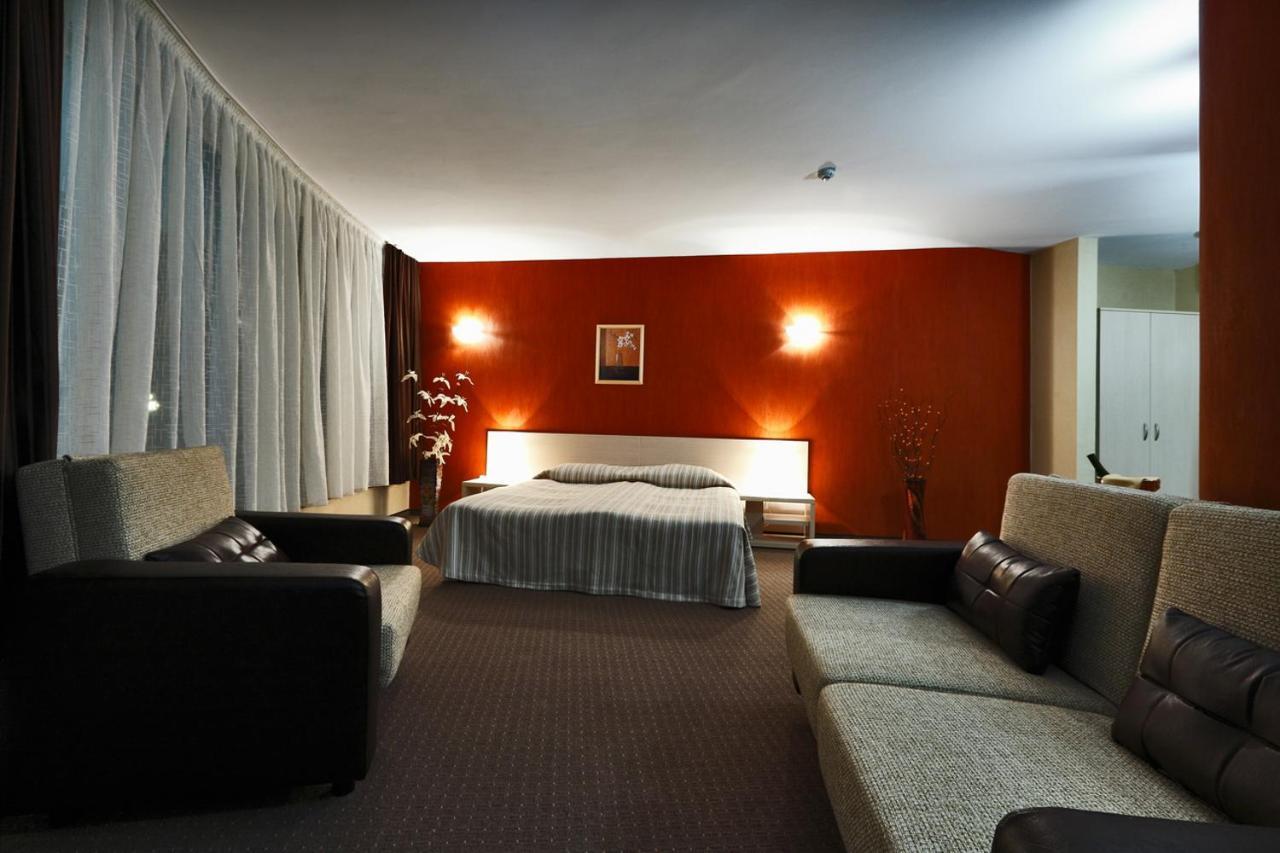 Evridika Hotel Devin Esterno foto